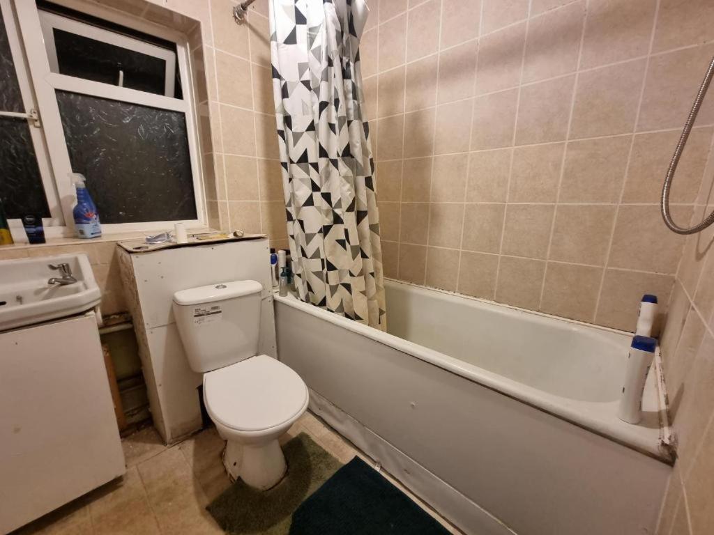 Stevenage Town Centre Hostel - Budget Single Room Eksteriør bilde