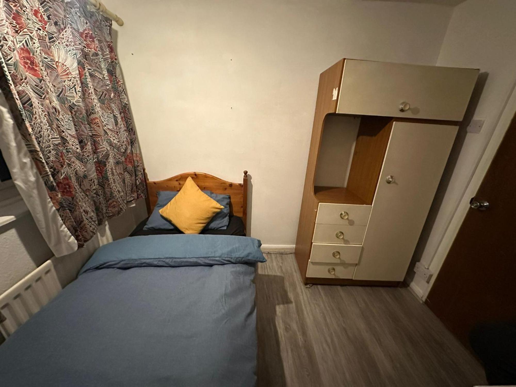 Stevenage Town Centre Hostel - Budget Single Room Eksteriør bilde